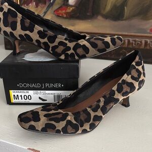 Donald J Pliner kitten heel sz10